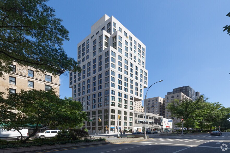 Primary Photo Of 2461 Broadway, New York Apartments For Lease