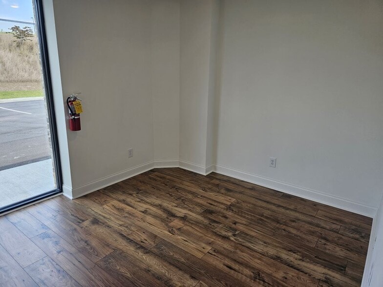 More Photos Of 1667 Broadway Ave, Braselton Warehouse For Lease