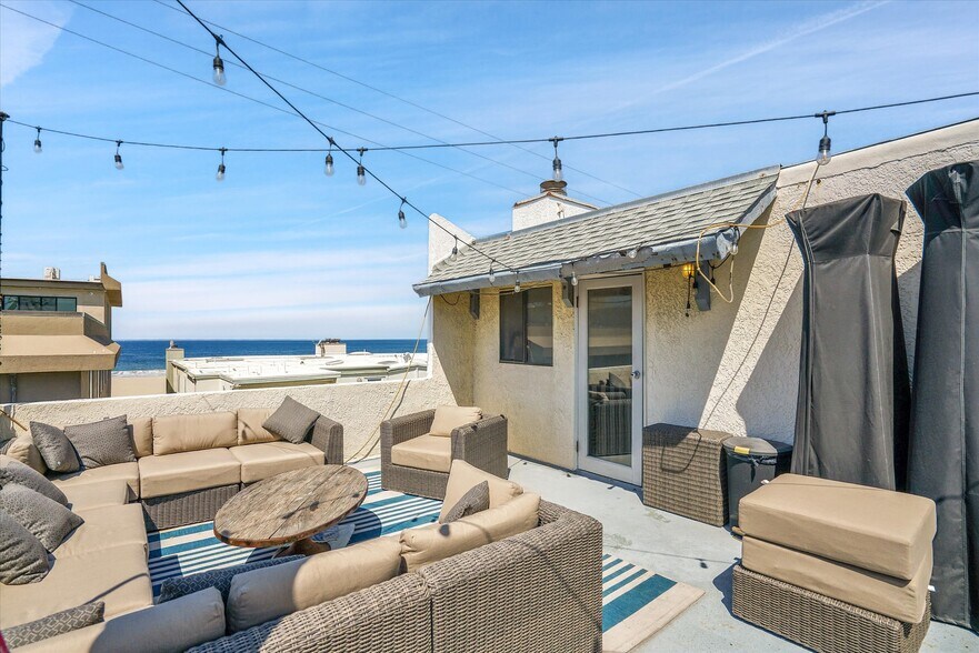 More Photos Of 14 Mast, Marina Del Rey Apartments For Sale