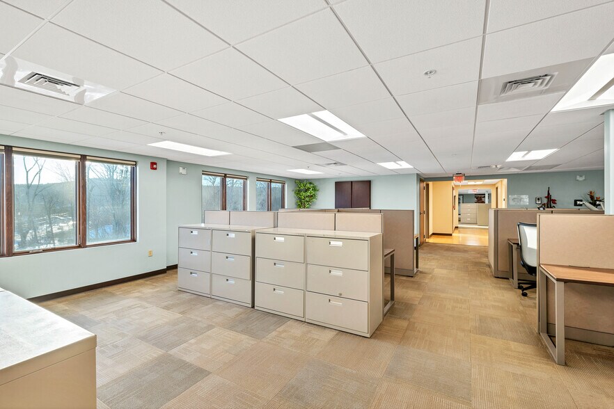 More Photos Of 81 Whittier Hwy, Moultonborough Office For Sale