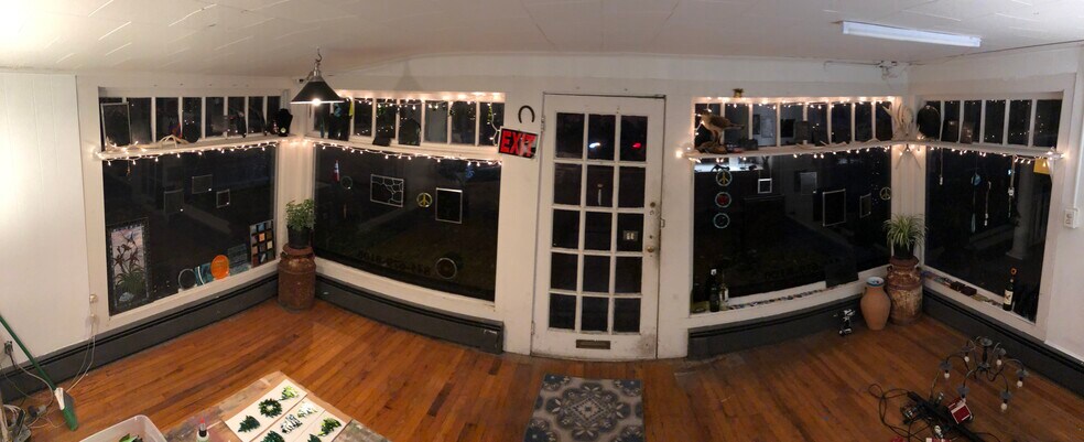 More Photos Of 107 Tinker St, Woodstock Storefront Retail Office For Lease