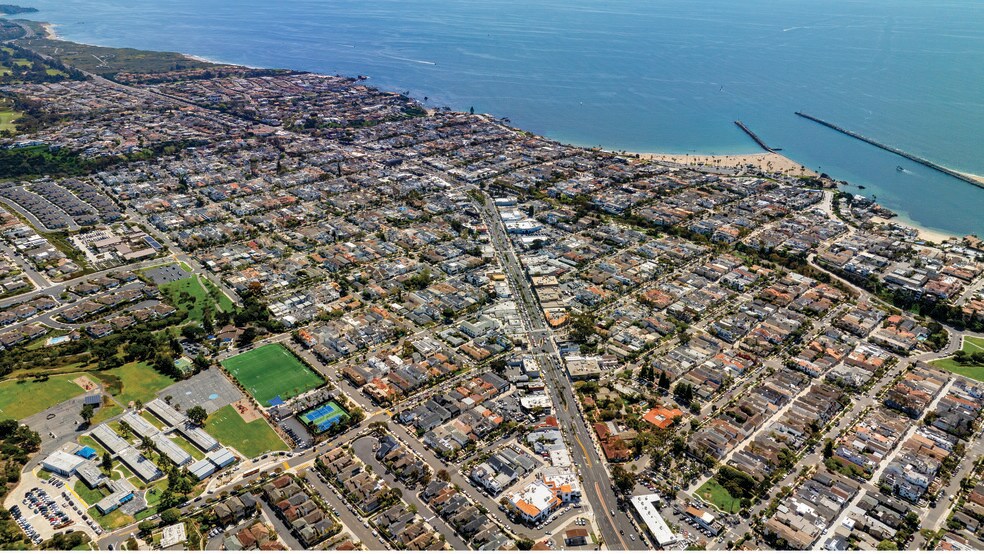 More Photos Of 2800 Pacific Coast Hwy, Corona Del Mar Bank For Lease