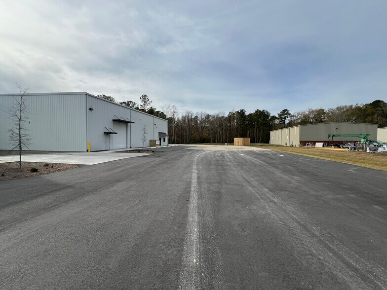 More Photos Of 7635 Southrail Road, North Charleston Industrial For Lease