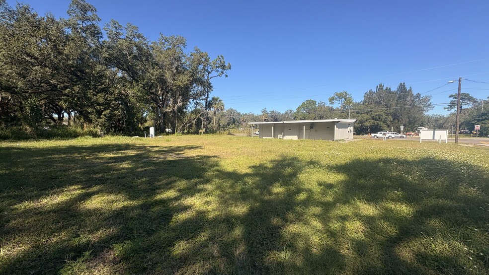 More Photos Of 15200 E Colonial Dr, Orlando Bar For Sale