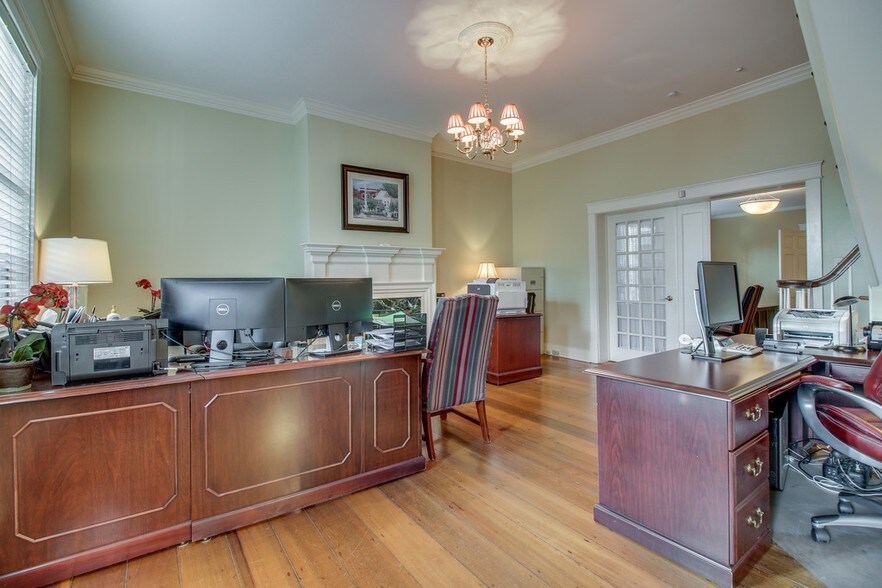 More Photos Of 325 Bridge St, Franklin Office For Sale