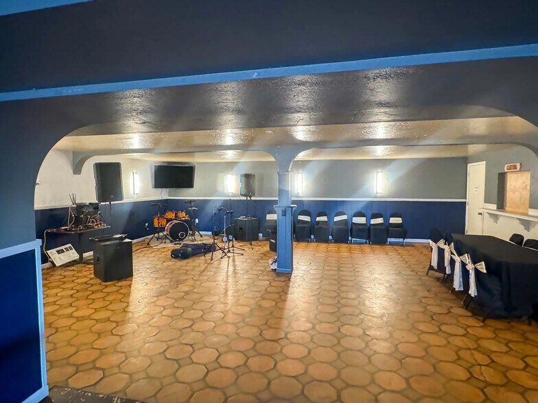 More Photos Of 1330 E SR 89A, Cottonwood Restaurant For Sale