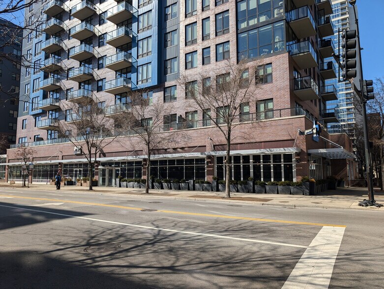 Primary Photo Of 800 S Clark St, Chicago Apartments For Lease