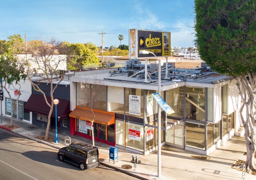 More Photos Of 7998 Santa Monica Blvd, West Hollywood Storefront Retail Office For Lease