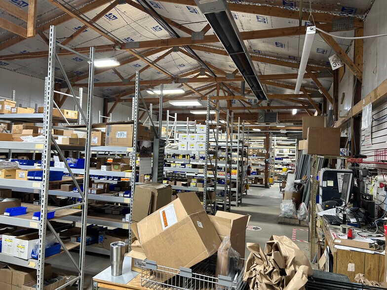 More Photos Of 21 8th Ave SW, Watertown Warehouse For Sale