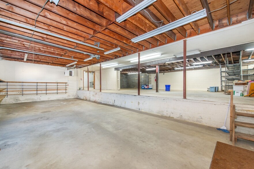 More Photos Of 1150 Newton St, North Brunswick Warehouse For Lease