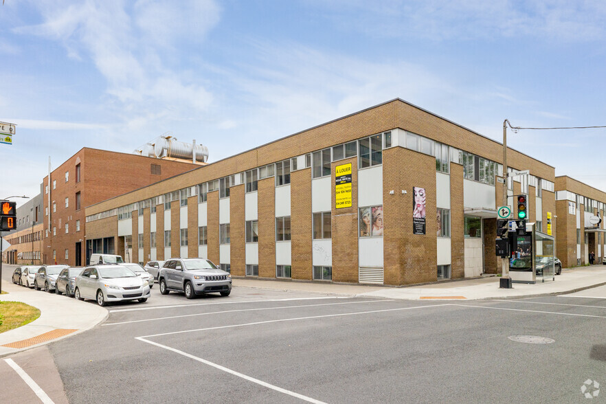 Primary Photo Of 280 Rue Sauvé O, Montréal Office For Lease