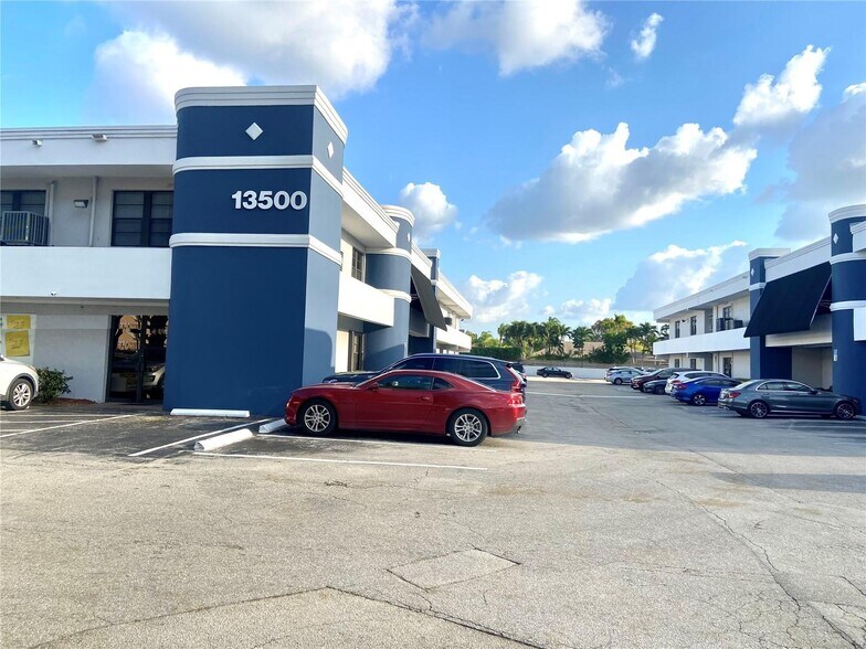 More Photos Of 13500 SW 88th St, Miami Medical For Sale