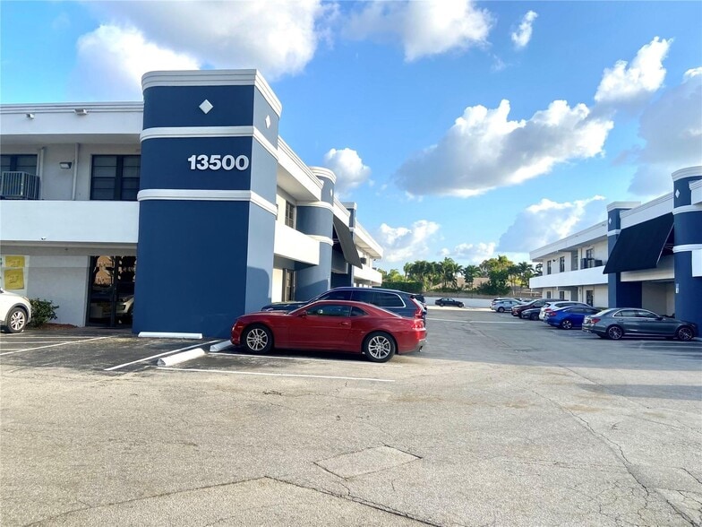 More Photos Of 13500 SW 88th St, Miami Medical For Sale