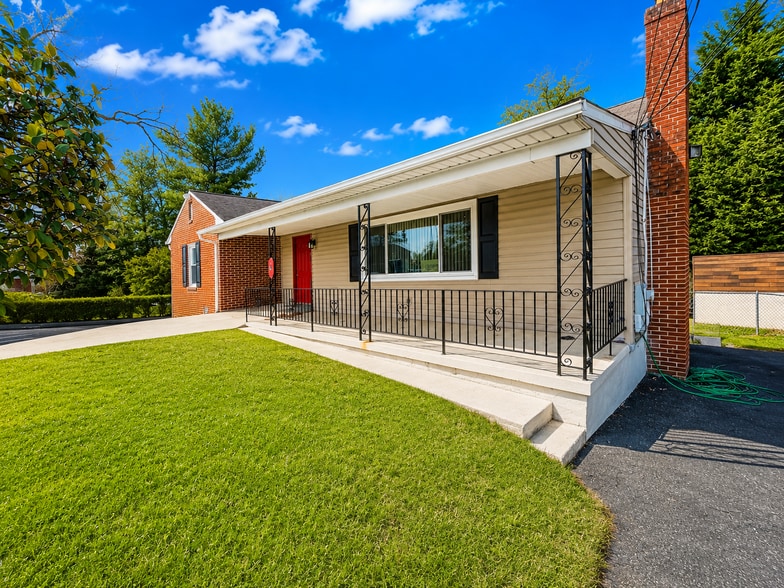 More Photos Of 3814 E Joppa Rd, Nottingham Office For Sale