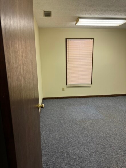 More Photos Of 106 Olympia Dr, Warner Robins Medical For Sale