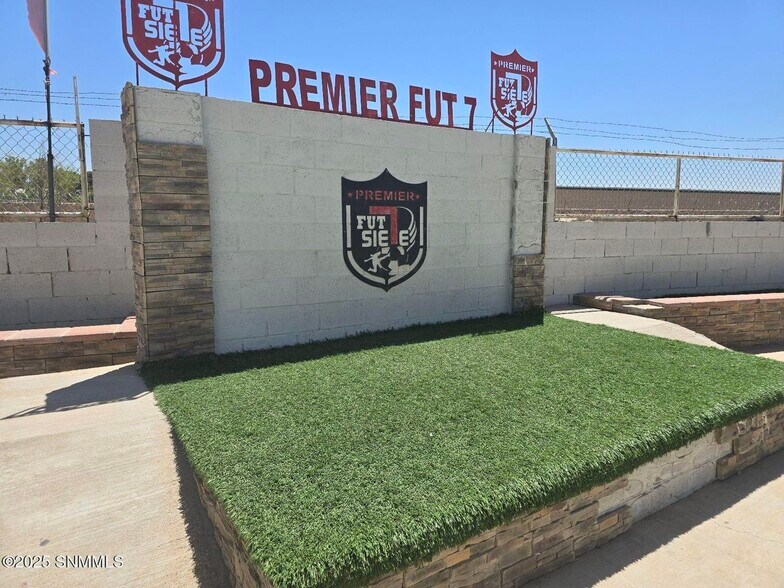 More Photos Of 990 Quesenberry St, Las Cruces Sports And Entertainment For Lease