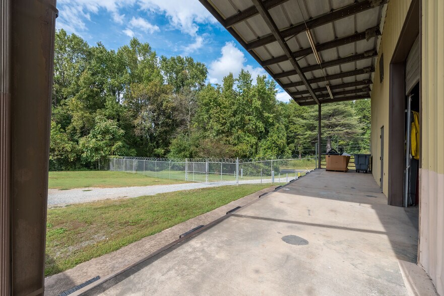 More Photos Of 2515 Allen Rd S, Charlotte Warehouse For Sale