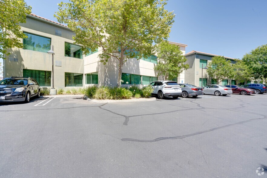 More Photos Of 28632 Roadside Dr, Agoura Hills Office For Lease