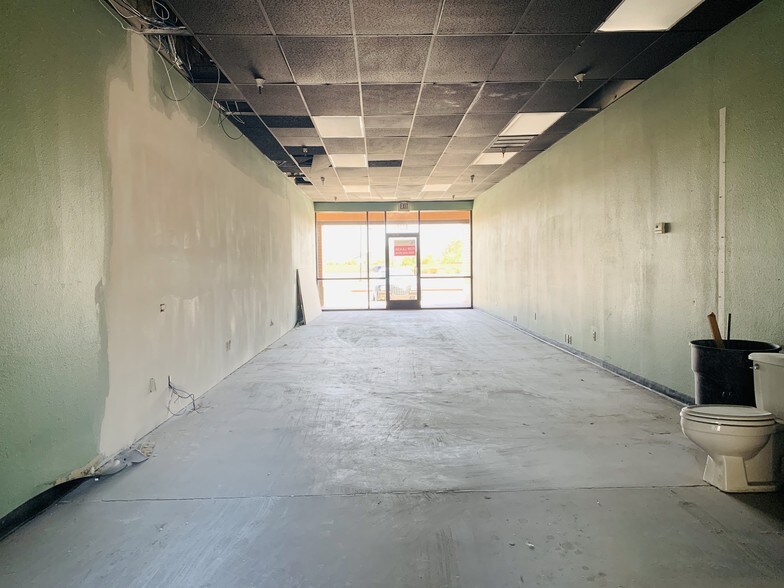 More Photos Of 4300-4410 W Union Hills Dr, Glendale Unknown For Lease