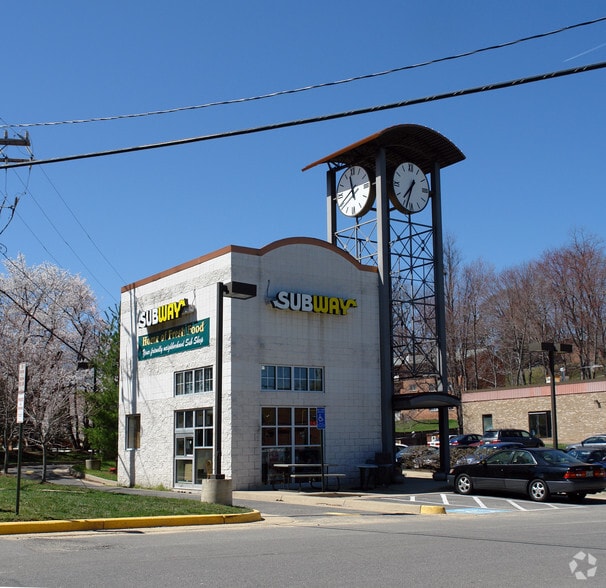 Primary Photo Of 2250 Pimmit Dr, Falls Church Fast Food For Lease