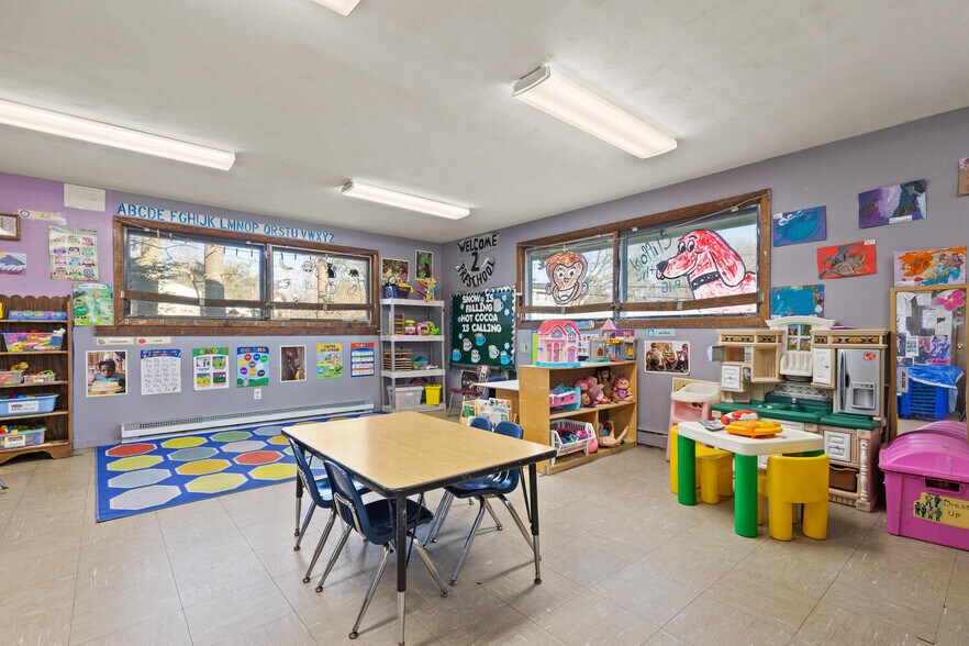 More Photos Of 600 E Ashland St, Brockton Office For Sale