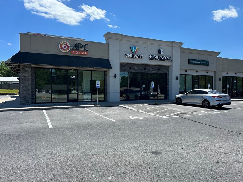 More Photos Of 3202 W Republic Rd, Springfield General Retail For Lease