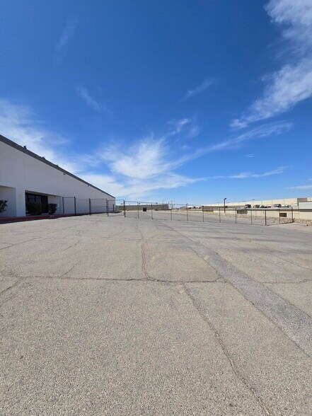 More Photos Of 11330 James Watt Dr, El Paso Showroom For Lease