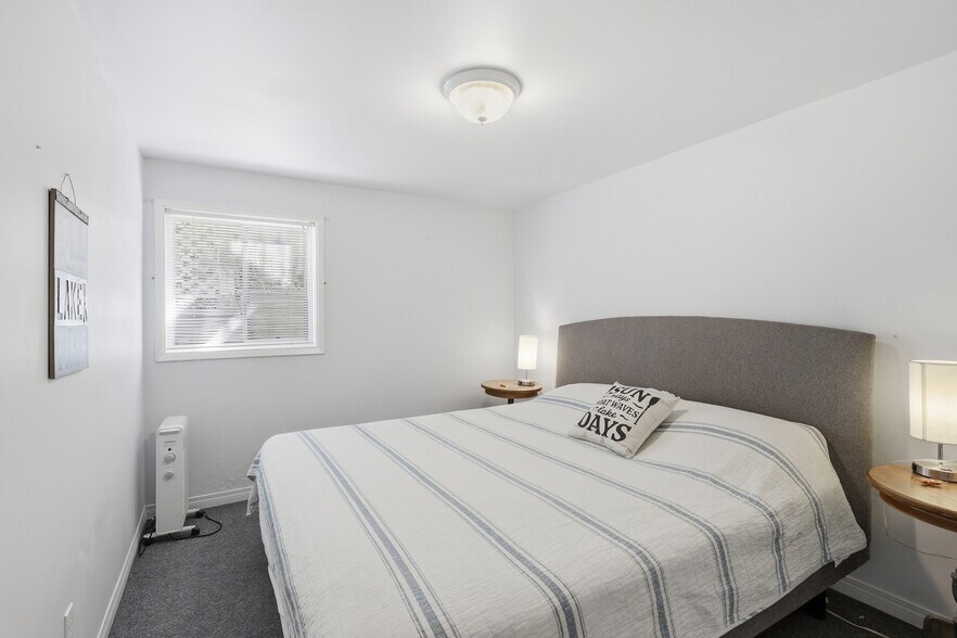 More Photos Of 7001 Savona Access Rd, Thompson-Nicola Hotel For Sale