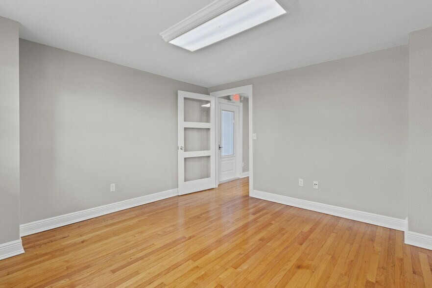 More Photos Of 1122 Omaha St, Palm Harbor Office Residential For Sale