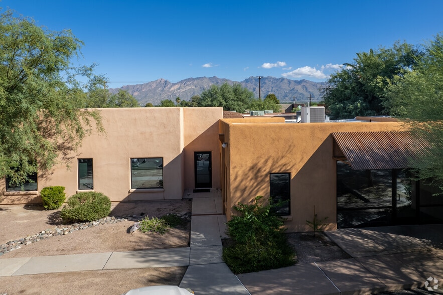 Primary Photo Of 2951 N Swan Rd, Tucson Unknown For Lease