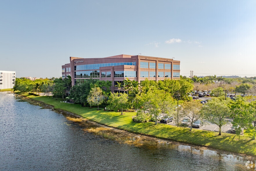 More Photos Of 1301 International Pky, Sunrise Office For Lease