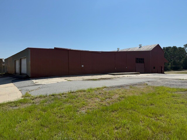 More Photos Of 566 State st, Lyons Warehouse For Lease