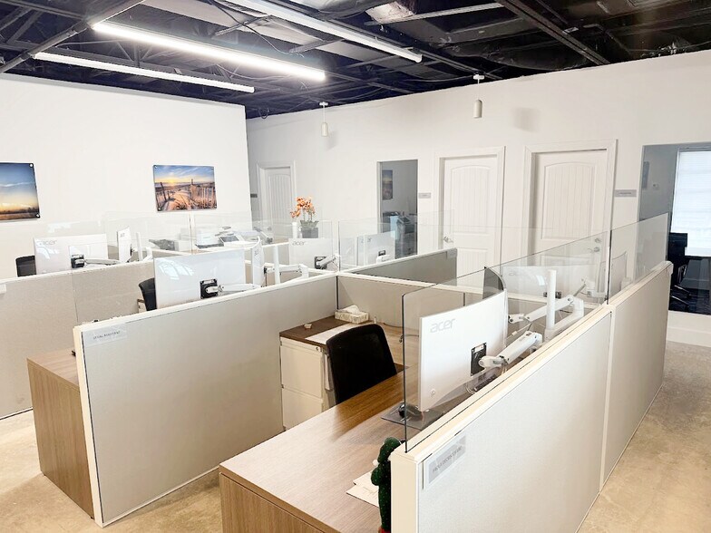 More Photos Of 1570 Shadowlawn Dr, Naples Office For Lease