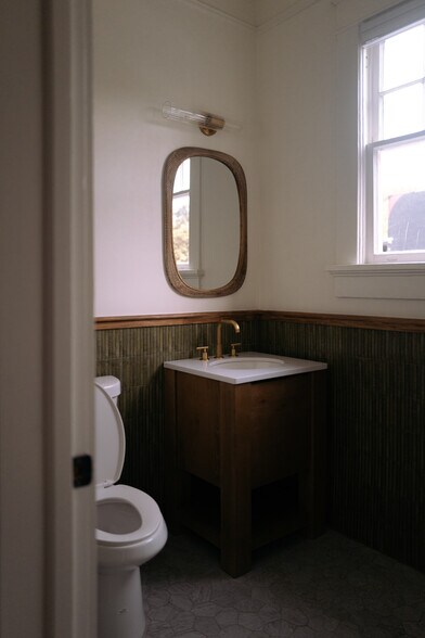 More Photos Of 931 Ponce de Leon Ave NE, Atlanta Office Residential For Lease