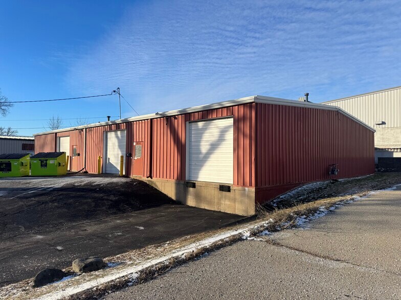 More Photos Of 2610 Seiferth Rd, Madison Warehouse For Sale