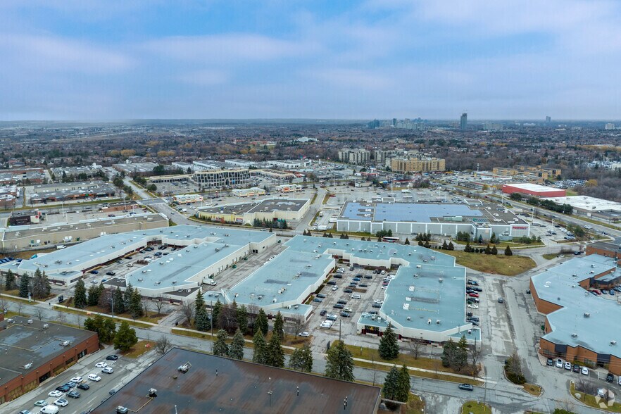 More Photos Of 401 Magnetic Dr, Toronto Light Distribution For Lease