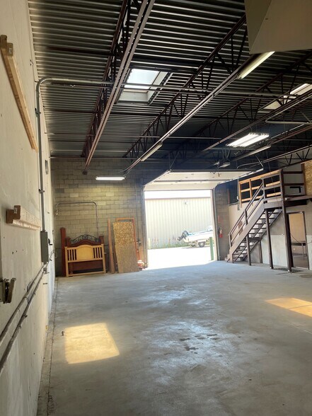 More Photos Of 740 N 9th Ave, Brighton Manufacturing For Lease