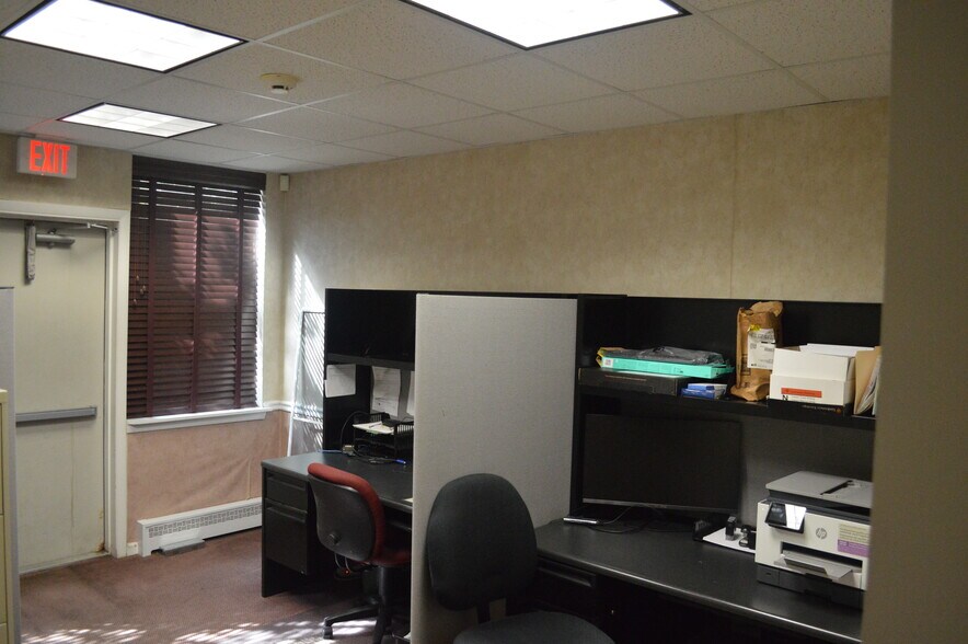 More Photos Of 315 Lowell Ave, Mercerville Office For Sale