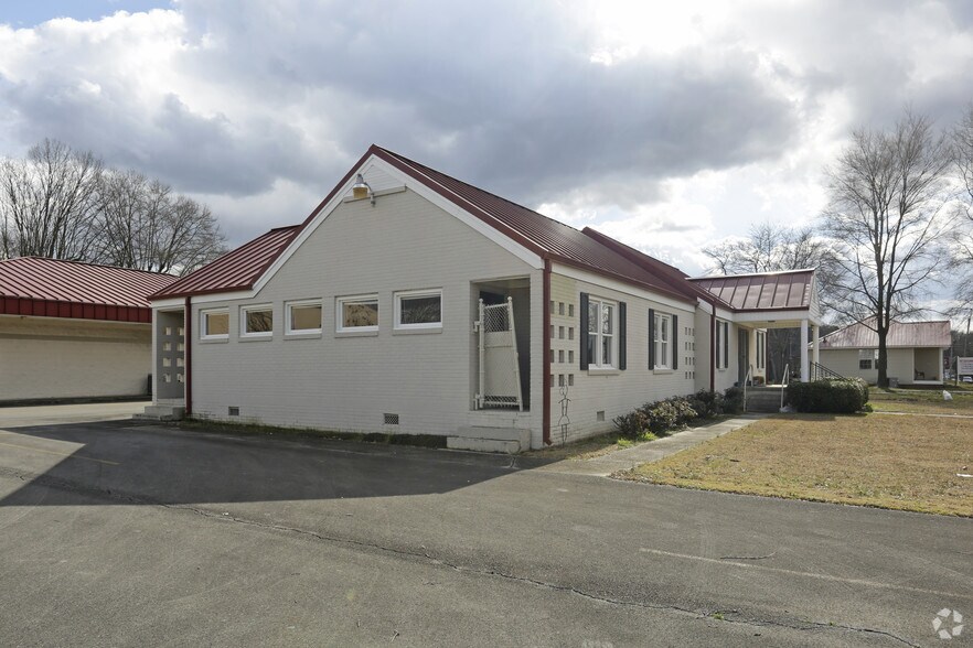 More Photos Of 1101 S Thornton Ave, Dalton Office For Sale