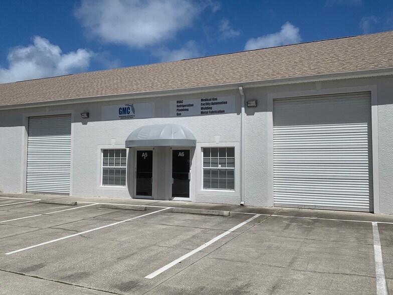 More Photos Of 2825 Business Center Blvd, Melbourne Distribution For Lease