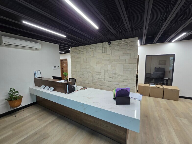 More Photos Of 1041 Eastside Rd, El Paso Warehouse For Sale