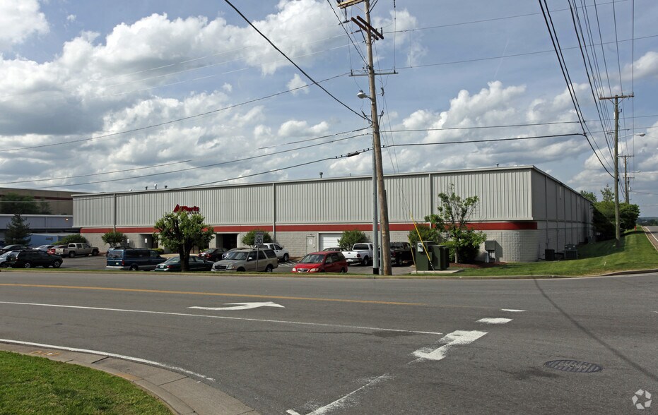 More Photos Of 400 Brick Church Park Dr, Nashville Distribution For Lease