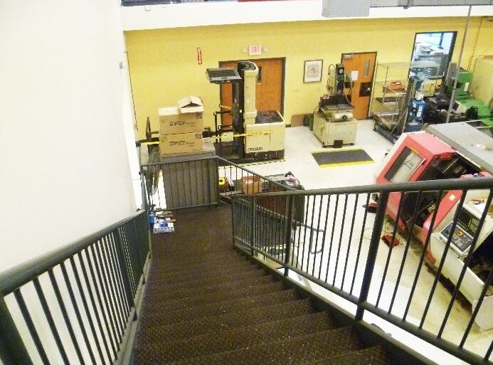 More Photos Of 777 Bowman Ave, Columbus Warehouse For Lease