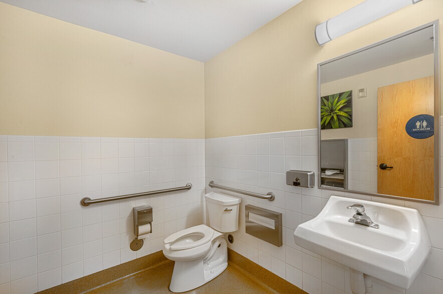 More Photos Of 4863 Old Redwood Hwy, Santa Rosa Office For Sale