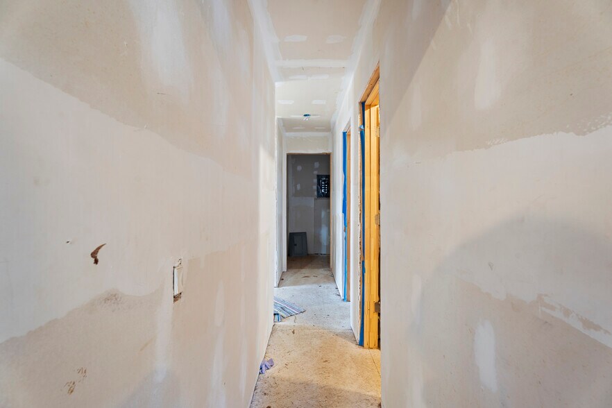More Photos Of 40082 County Road 591, Jay Apartments For Sale