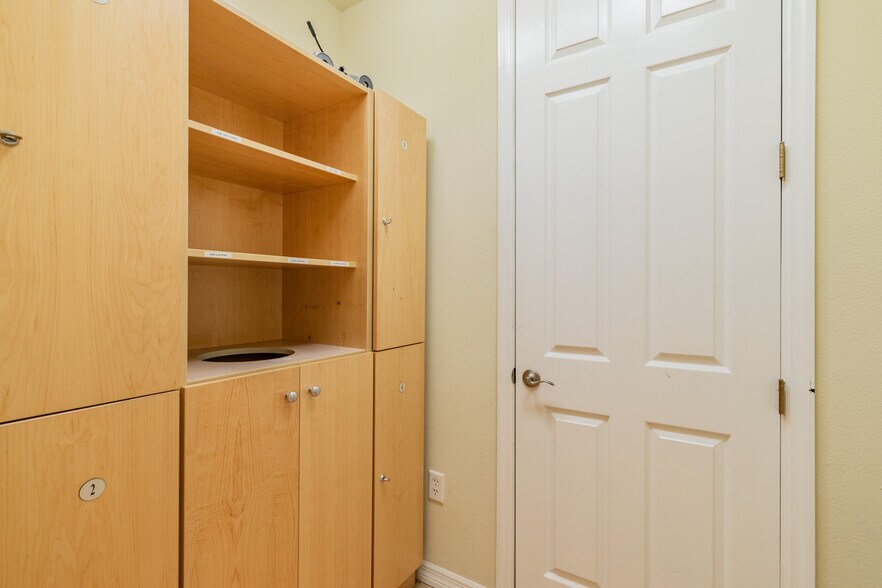 More Photos Of 2142 Ashley Oaks Cir, Wesley Chapel Medical For Sale