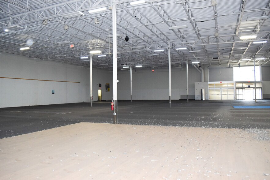 More Photos Of 5916 W Loop 289, Lubbock Freestanding For Lease