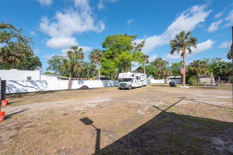 More Photos Of 403 Herbert St, Port Orange Specialty For Sale