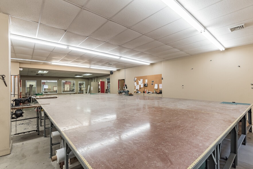 More Photos Of 65 E Fayette St, Uniontown Showroom For Sale