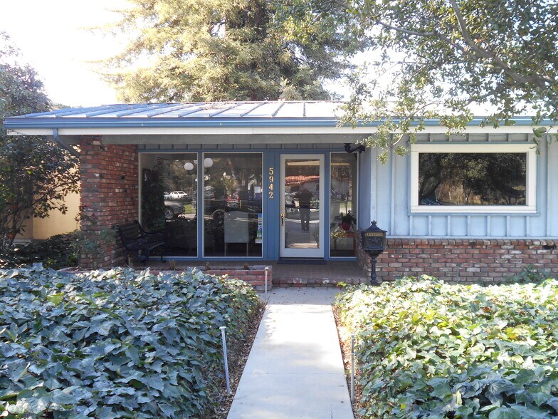 More Photos Of 5942 West Mall, Atascadero Office For Sale